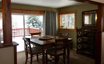 Mountain Pine Cabin - Sleeps 6 - Pet Friendly
