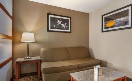 Best Western Plus Peak Vista Inn & Suites