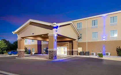 Quality Inn & Suites Carlsbad Caverns Area