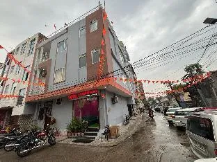 Hotel Lakhdatar Palace