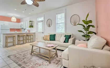 Beverly Bungalow; Easy Walk to Seagrove Beach