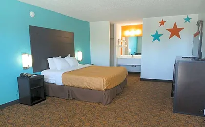 Howard Johnson by Wyndham Branson Theatre District