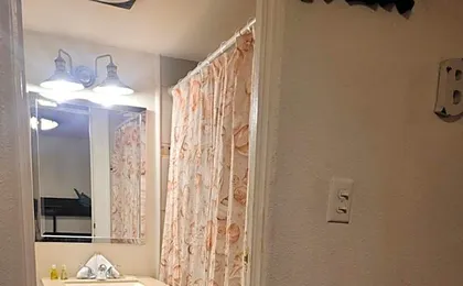 Desert Hills Motel