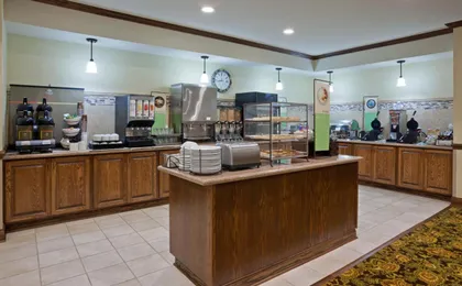 Country Inn & Suites by Radisson, Minot, Nd