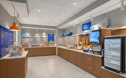 Holiday Inn Express & Suites Huntsville Northeast