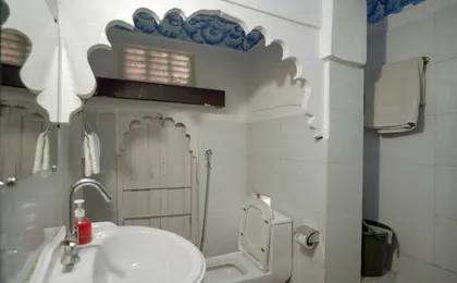 Island Tower Guesthouse And Restaurant