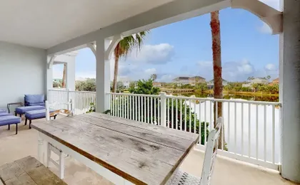Second Floor, Dog-friendly Condo With Shared Pool, High-speed Wifi, & Central AC