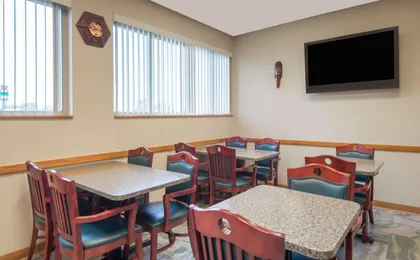 Super 8 By Wyndham Youngstown/Austintown