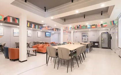 Dayin International Youth Hostel - People's Square & Old Town
