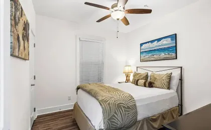 2BR Near Gulf Place w/ Pool, Grill + Free Tickets: Dolphin Cruise & More!