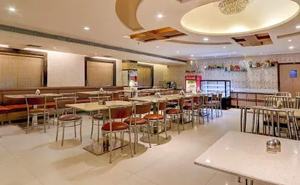 Super Townhouse Oak Madhapur Nera Regency