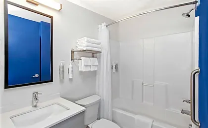 Spark by Hilton Rochester South