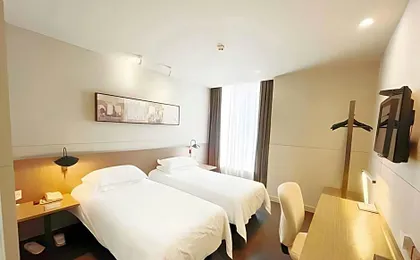 Jinjiang Inn Select Shenzhen Huanggang Port Huangcheng Square