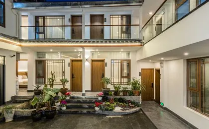 Huashijian Homestay (Lijiang Ancient Town Waterwheel Branch)