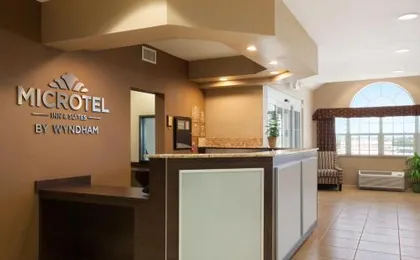 Microtel Inn & Suites by Wyndham Kenedy Karnes City