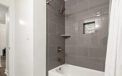 Island Suite - Walk to Downtown!