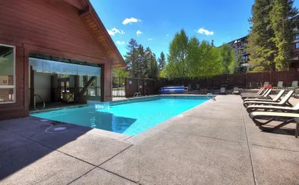 Sundowner II #224 (On 4 O'Clock Rd, with on-site Hot Tub)
