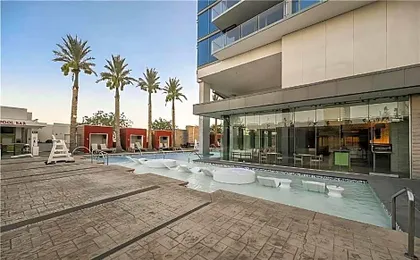 Palms Place Hotel StripView with Open Balcony -23