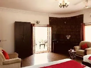 Redstone Villa And Suites