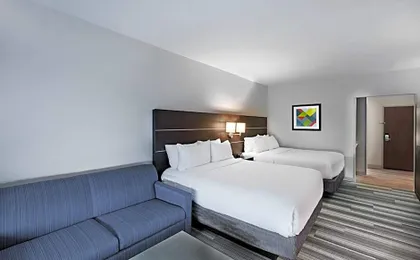 Holiday Inn Express & Suites Coffeyville By IHG