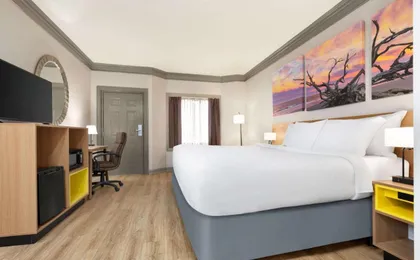Days Inn by Wyndham Kingsland Ga