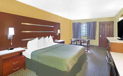 Days Inn by Wyndham Fayetteville
