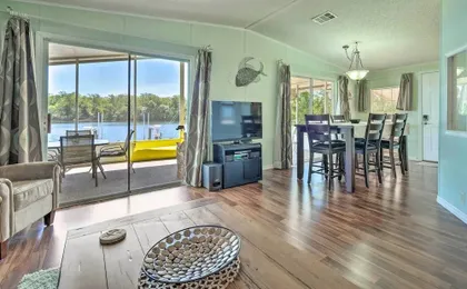 Angler's Getaway: Homosassa Home w/ Boat Dock!