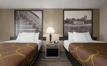 Super 8 by Wyndham Macon West