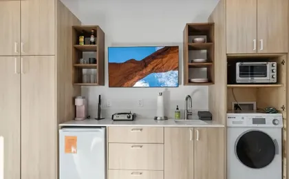 4Square Complex