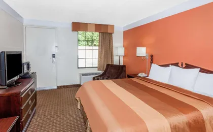 Days Inn by Wyndham Dalton