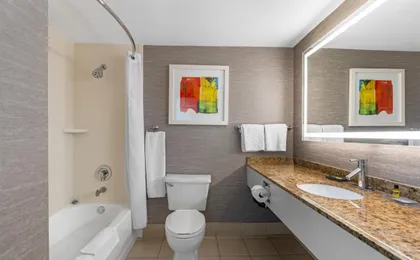 Best Western Plus Fresno Airport Hotel