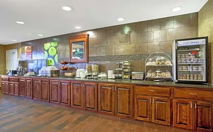 La Quinta Inn & Suites by Wyndham Dickinson