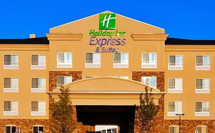 Holiday Inn Express & Suites Chicago North-Waukegan-Gurnee by IHG