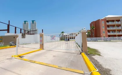 3br Condo 9 Beds Pool Walk To Beach Spi 3 Bedroom Apts