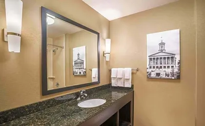 La Quinta Inn & Suites by Wyndham Smyrna TN - Nashville
