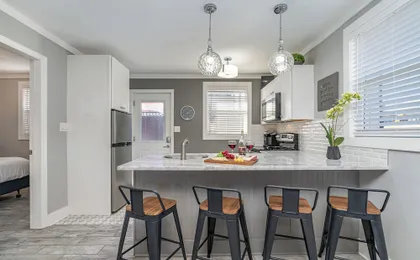 Urban Pearl-2 Bedroom & Private Patio-in Midtown