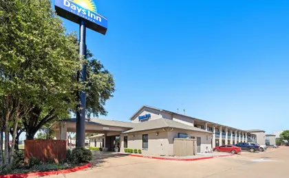 Days Inn by Wyndham Round Rock