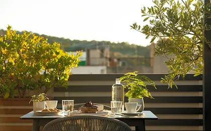 Urban Nest - Suites & Apartments