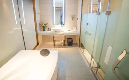 Lavande Hotel Wuhan Happy Valley Renhe Road Metro Station