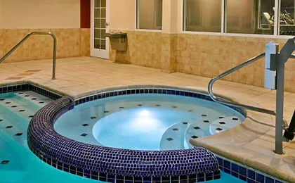 Holiday Inn Express Hotel & Suites Grand Rapids-North By IHG