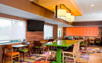 Fairfield Inn & Suites Lexington Keeneland Airport