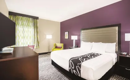 La Quinta Inn & Suites by Wyndham Clifton Park