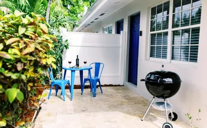 Casa Cordova by Lowkl