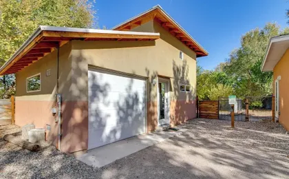 Stylish Home 2 Mi to Old Town Albuquerque!