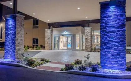 Holiday Inn Express & Suites - Elkhart North by IHG