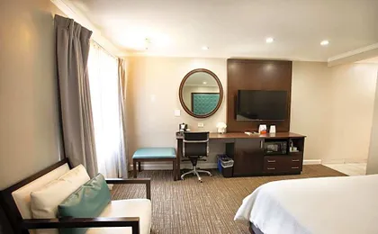 Munras Inn