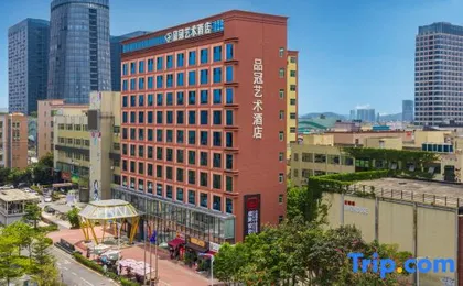 Pinnacle Art Hotel
