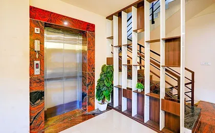 De Fairmount Plaza Suites near IGI