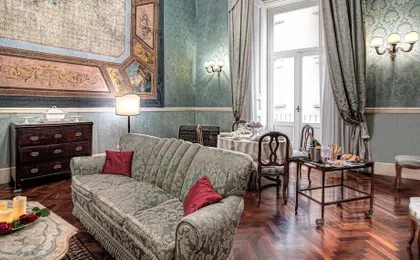 Lady Mary's Tribunali Luxury Suite