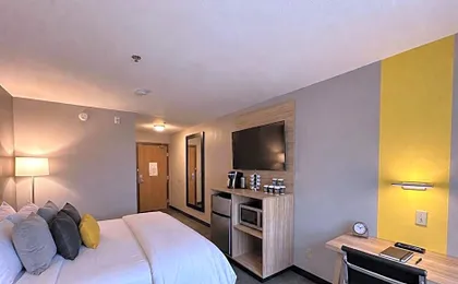 Super 8 by Wyndham Irving DFW Airport/South